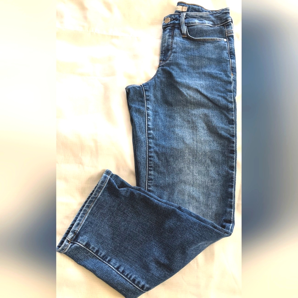 Athleta Sculptek Slim Lapis Wash Crop Jeans